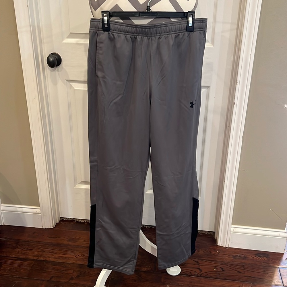 Under armour boy gray running pants, size YXL